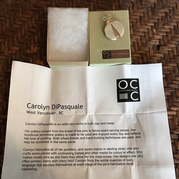 Ladybug Brooch - Picture 4 of 4